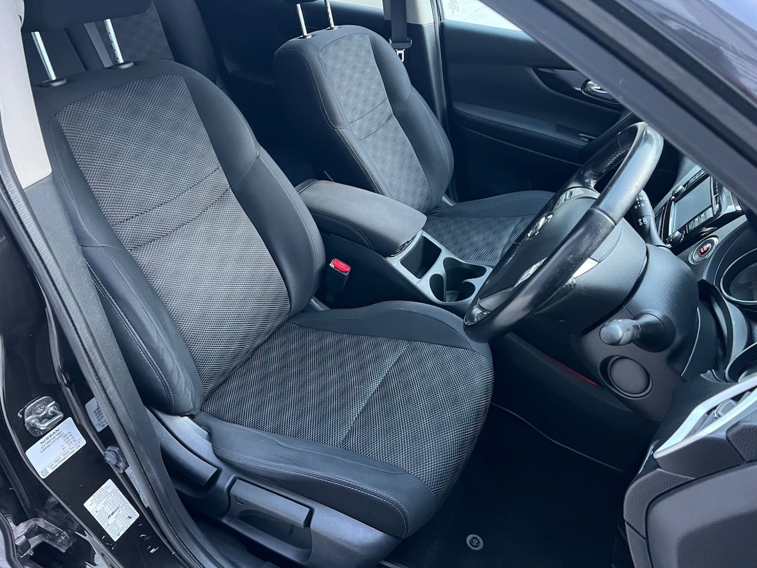 Used Nissan Qashqai 2015 for sale - 76467957: Photo 11