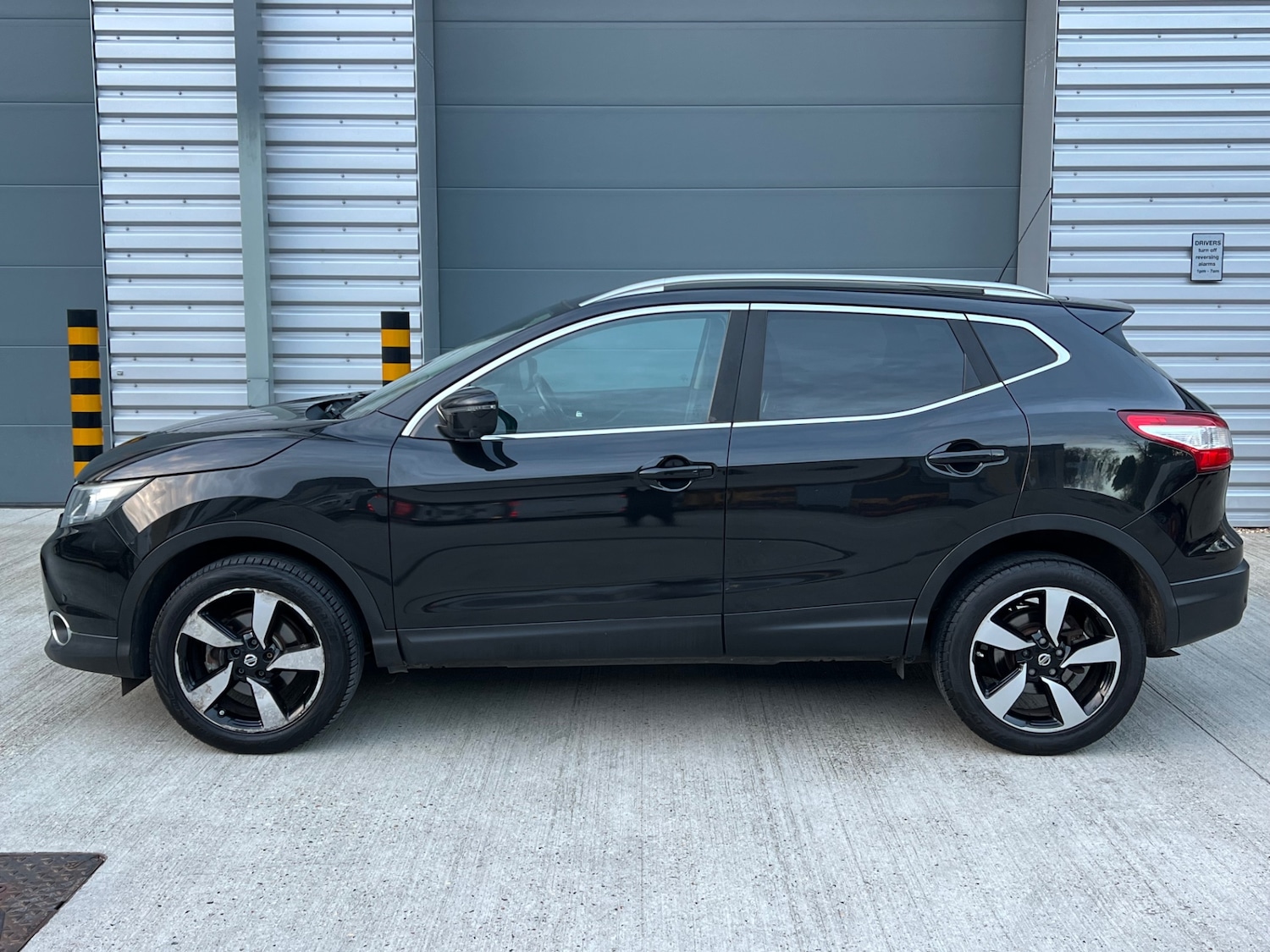 Used Nissan Qashqai 2015 for sale - 76467957: Photo 3