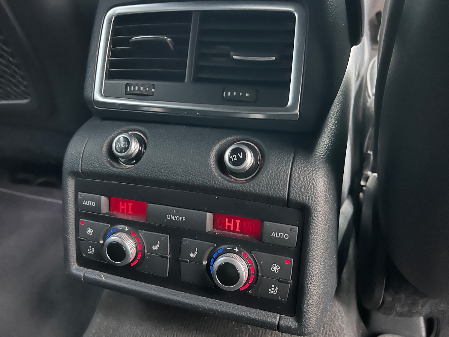 Used Audi Q7 2010 for sale - 77298295: Photo 12