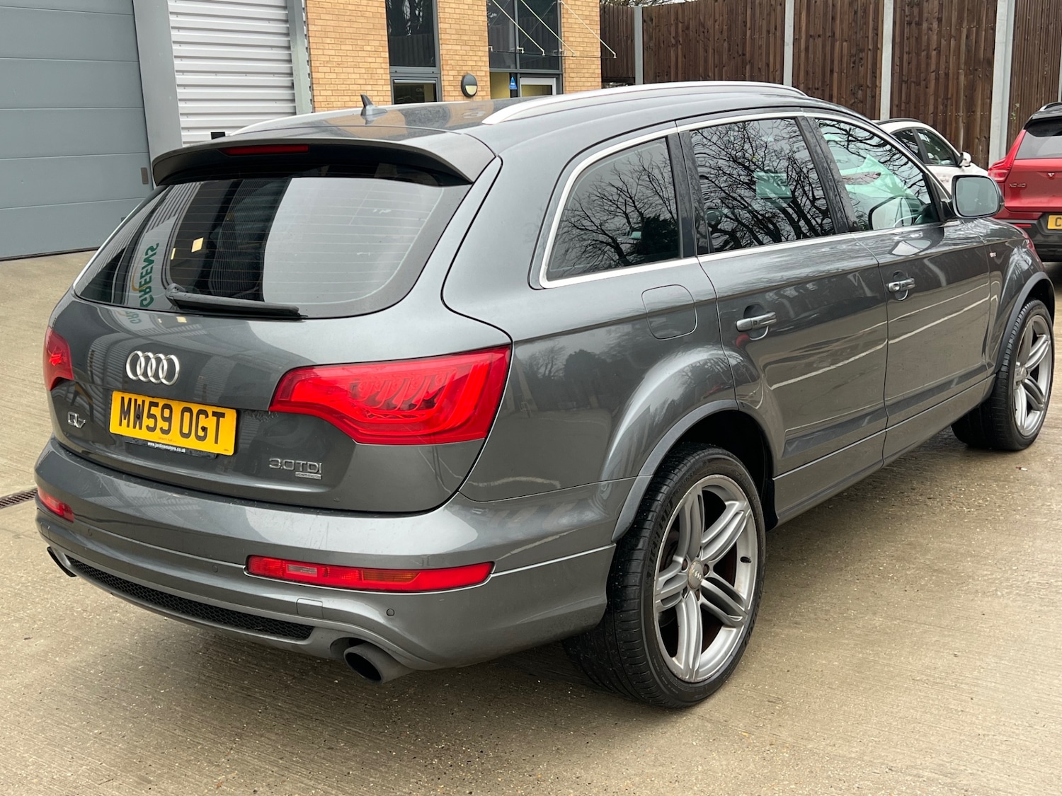 Used Audi Q7 2010 for sale - 77298295: Photo 6