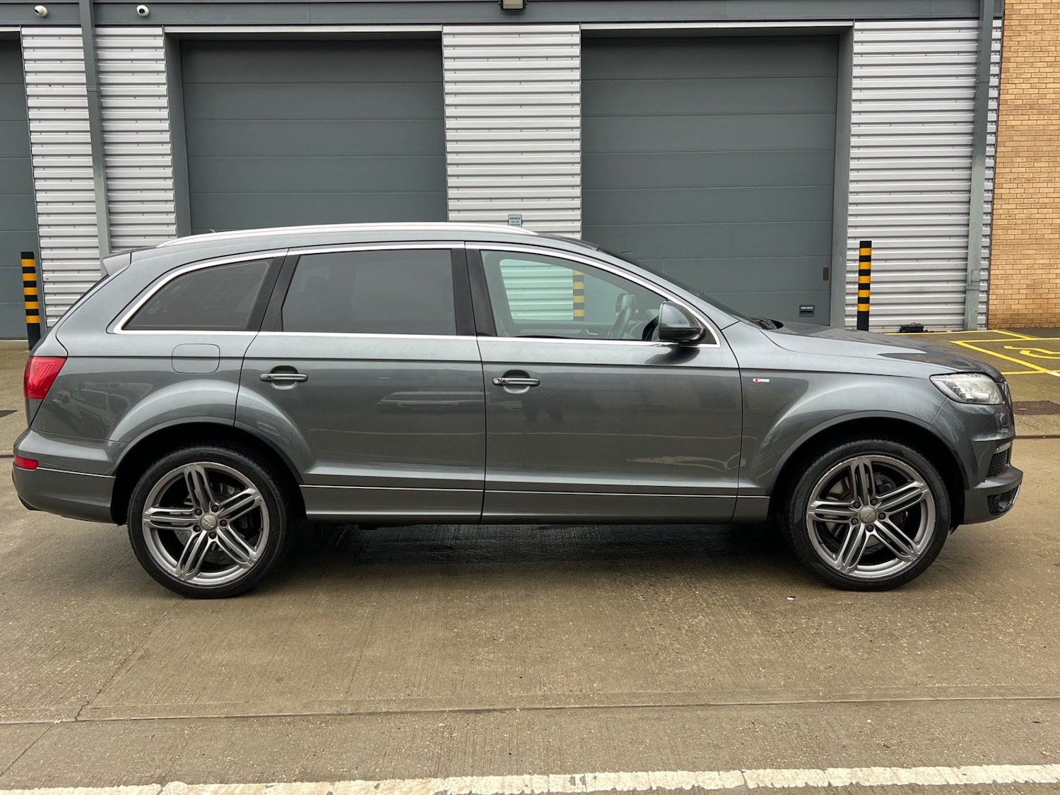 Used Audi Q7 2010 for sale - 77298295: Photo 7