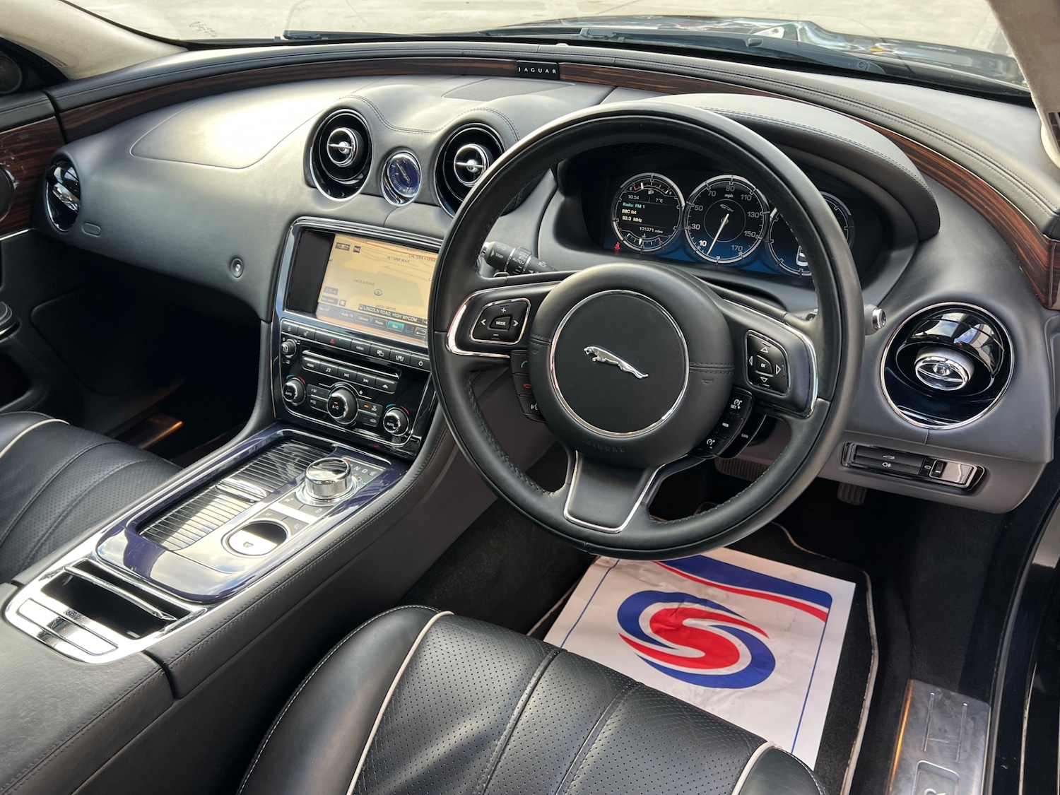 Used Jaguar XJ 2010 for sale - 77261695: Photo 10