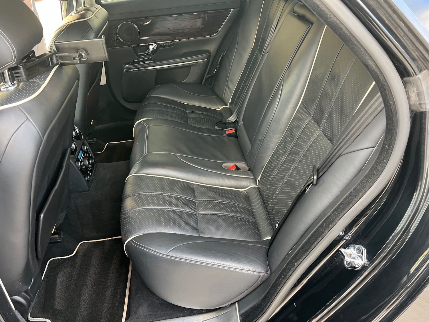 Used Jaguar XJ 2010 for sale - 77261695: Photo 12