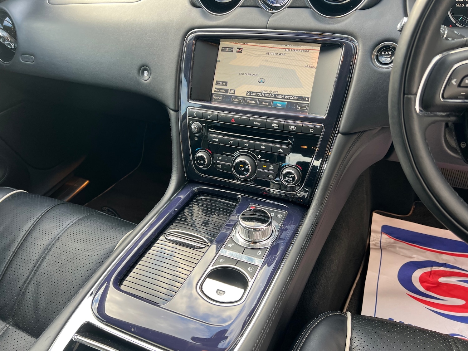 Used Jaguar XJ 2010 for sale - 77261695: Photo 13