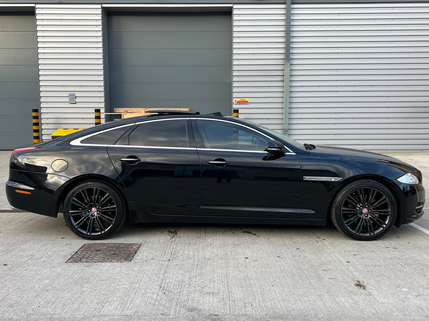 Used Jaguar XJ 2010 for sale - 77261695: Photo 7