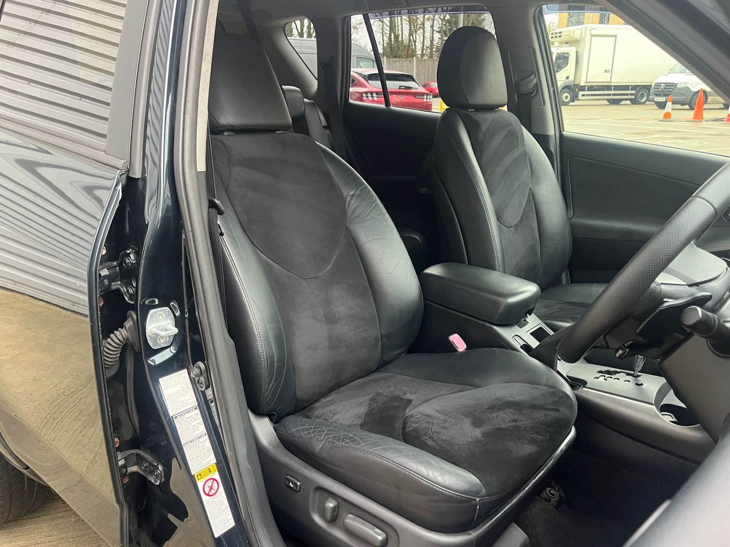 Used Toyota RAV4 2011 for sale - 76730371: Photo 11