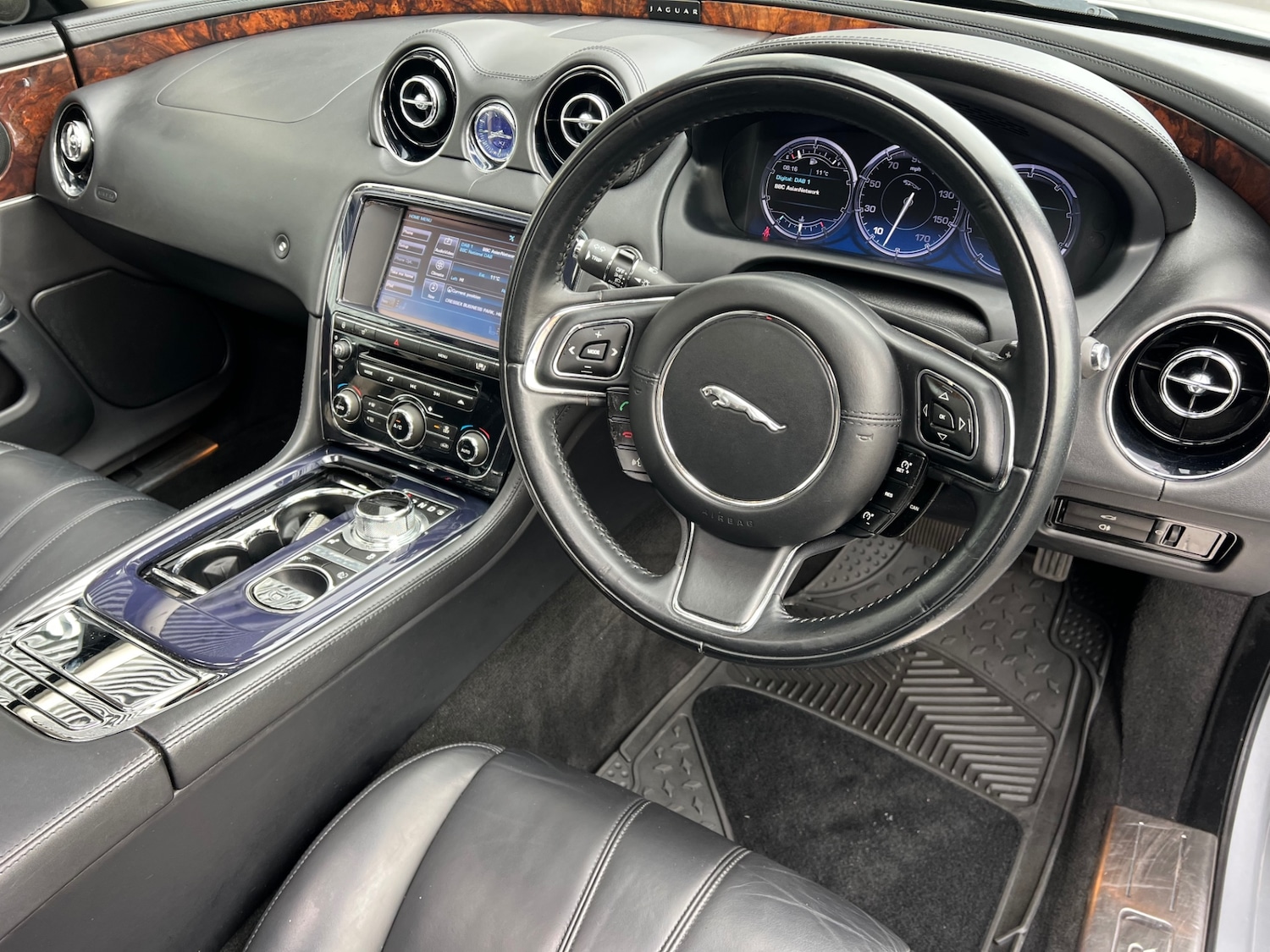 Used Jaguar XJ 2011 for sale - 77732808: Photo 10