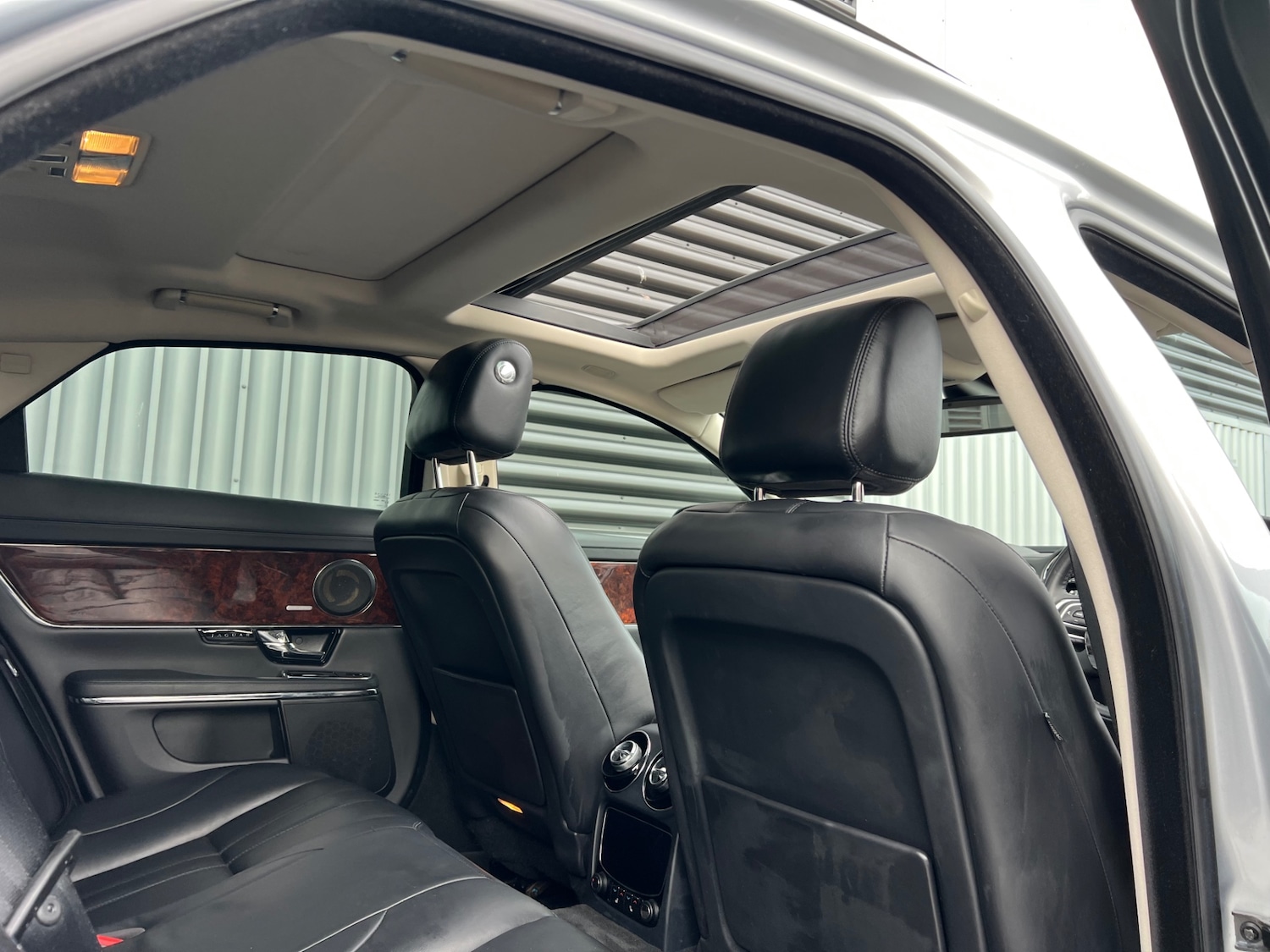 Used Jaguar XJ 2011 for sale - 77732808: Photo 14