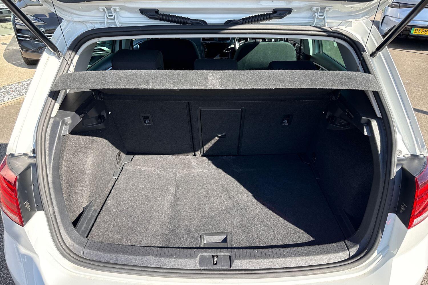 Used Volkswagen Golf 2019 for sale - 78197564: Photo 41