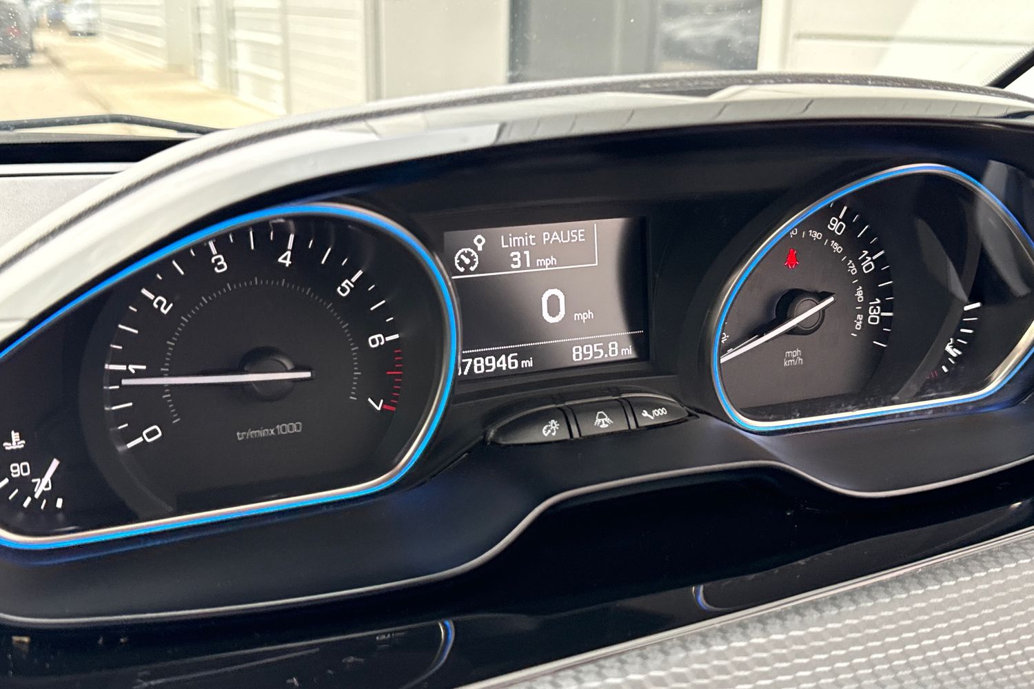 Used Peugeot 2008 2016 for sale - 77515123: Photo 53