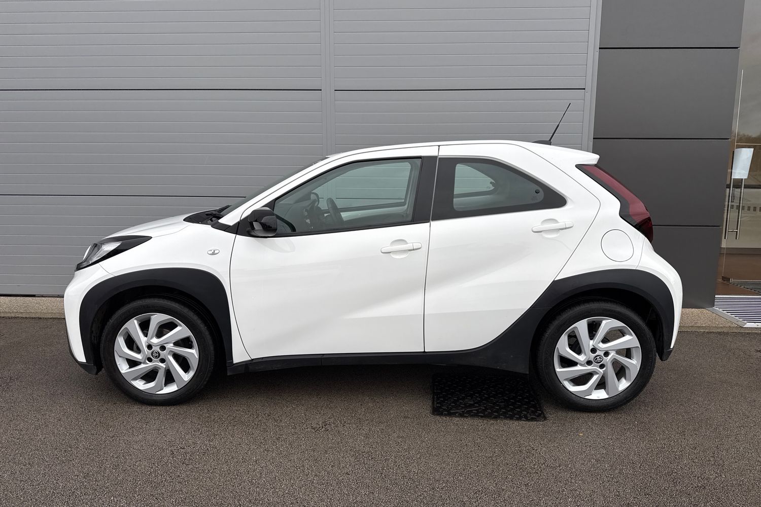 Used Toyota Aygo X 2023 for sale - 76767855: Photo 33