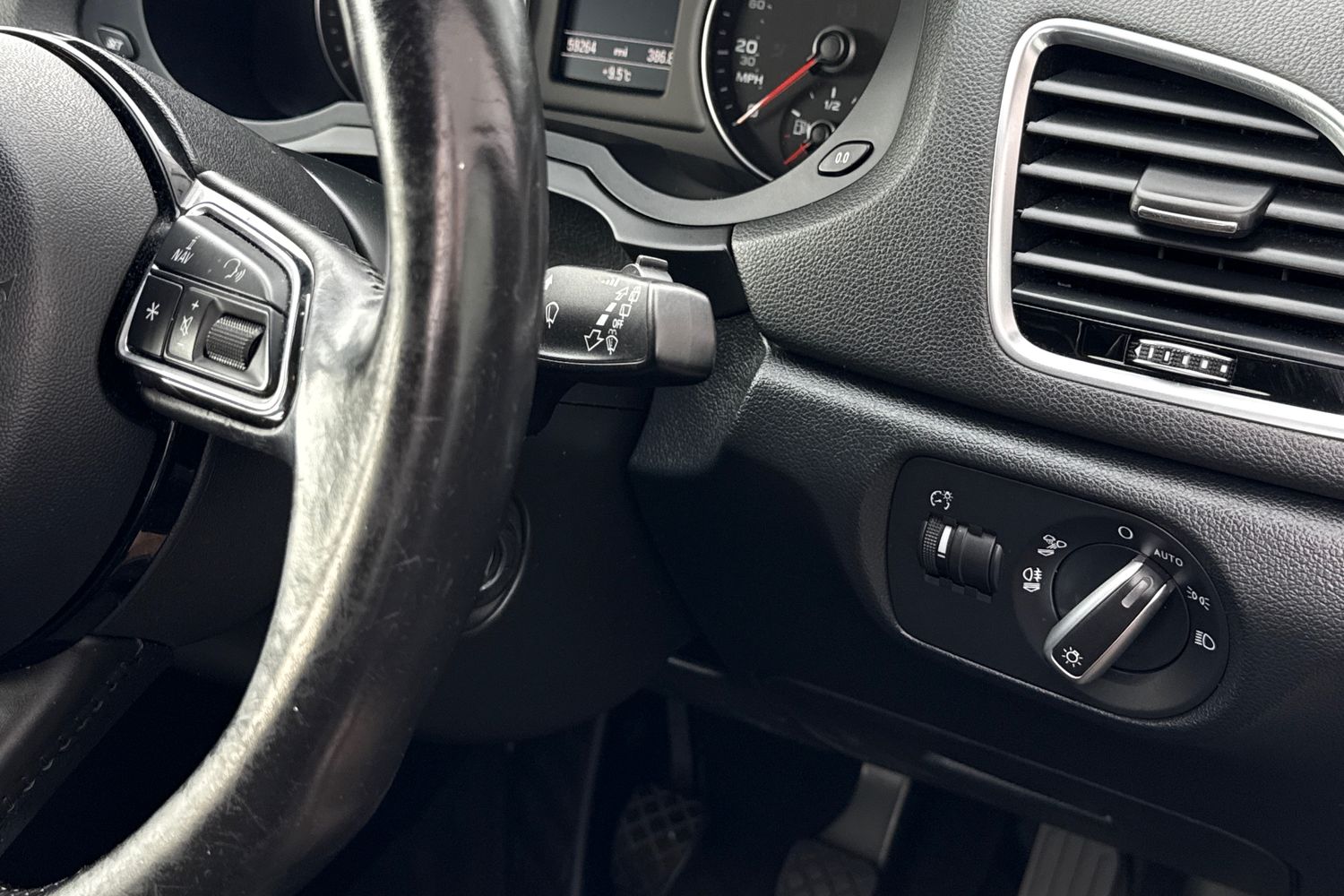 Used Audi Q3 2016 for sale - 77641940: Photo 40