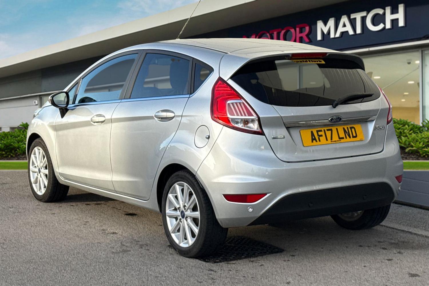 Used Ford Fiesta 2017 for sale - 76581829: Photo 2