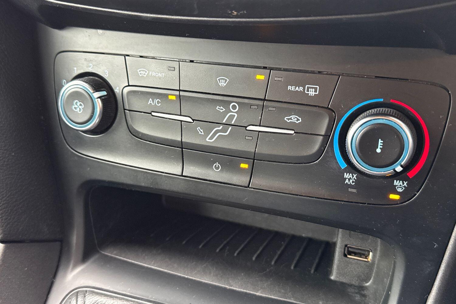 Used Ford Focus 2017 for sale - 77820236: Photo 19