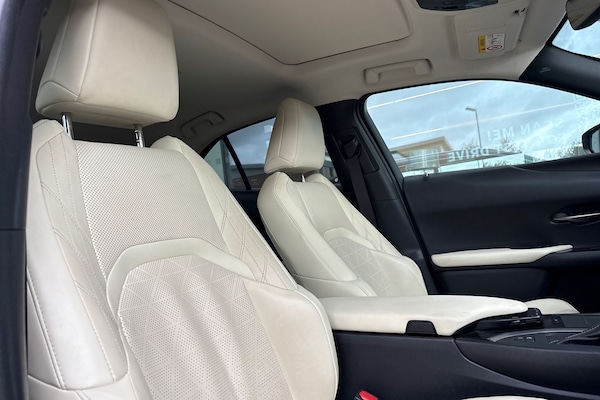 Used Lexus UX 2019 for sale - 75970392: Photo 23