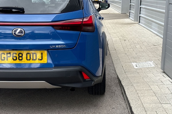 Used Lexus UX 2019 for sale - 75970392: Photo 31