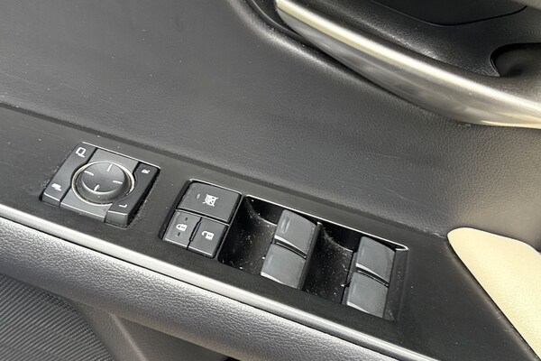 Used Lexus UX 2019 for sale - 75970392: Photo 41