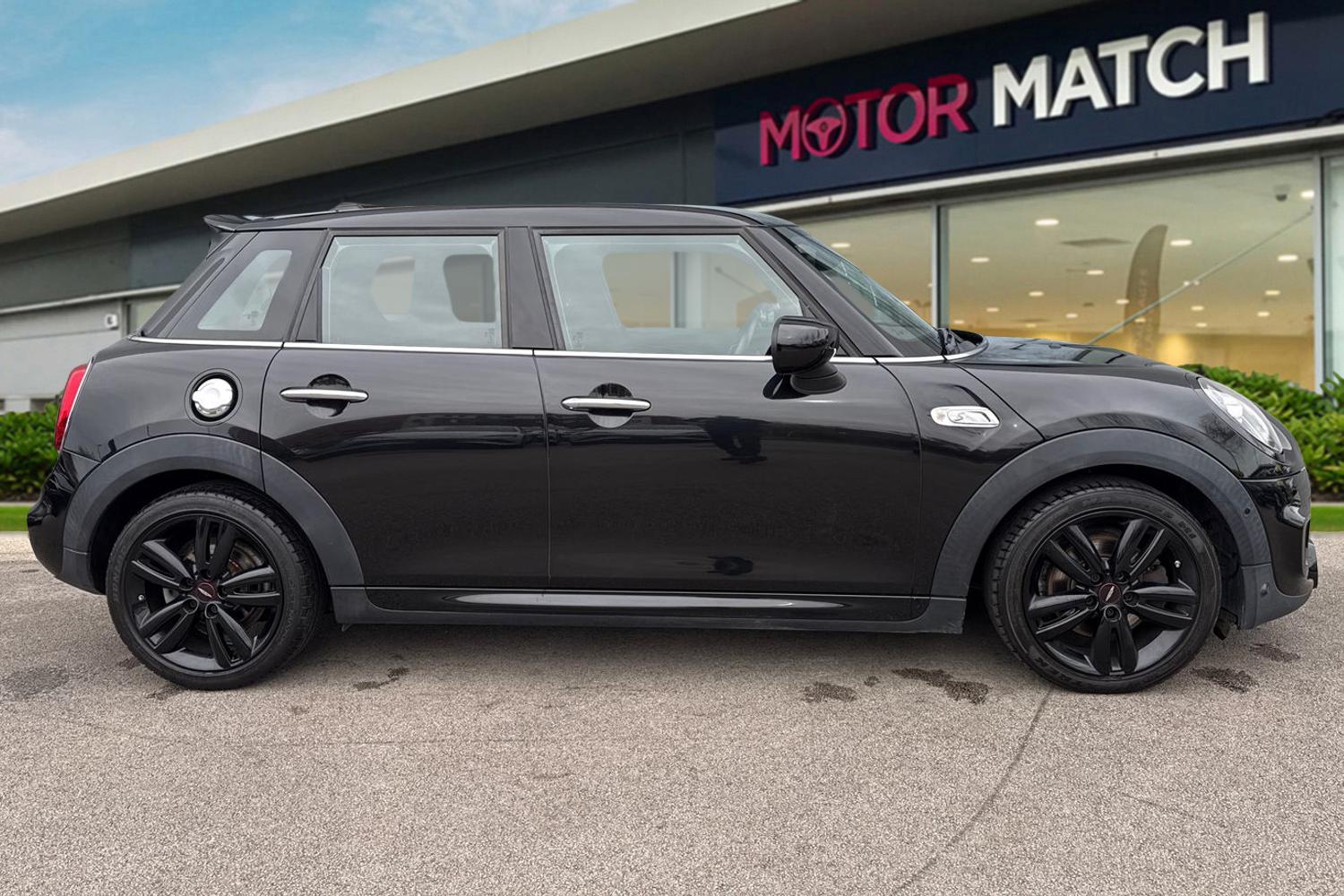 Used MINI Hatch 2019 for sale - 77996390: Photo 3
