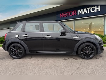 Used MINI Hatch 2019 for sale - 77996390: Photo
