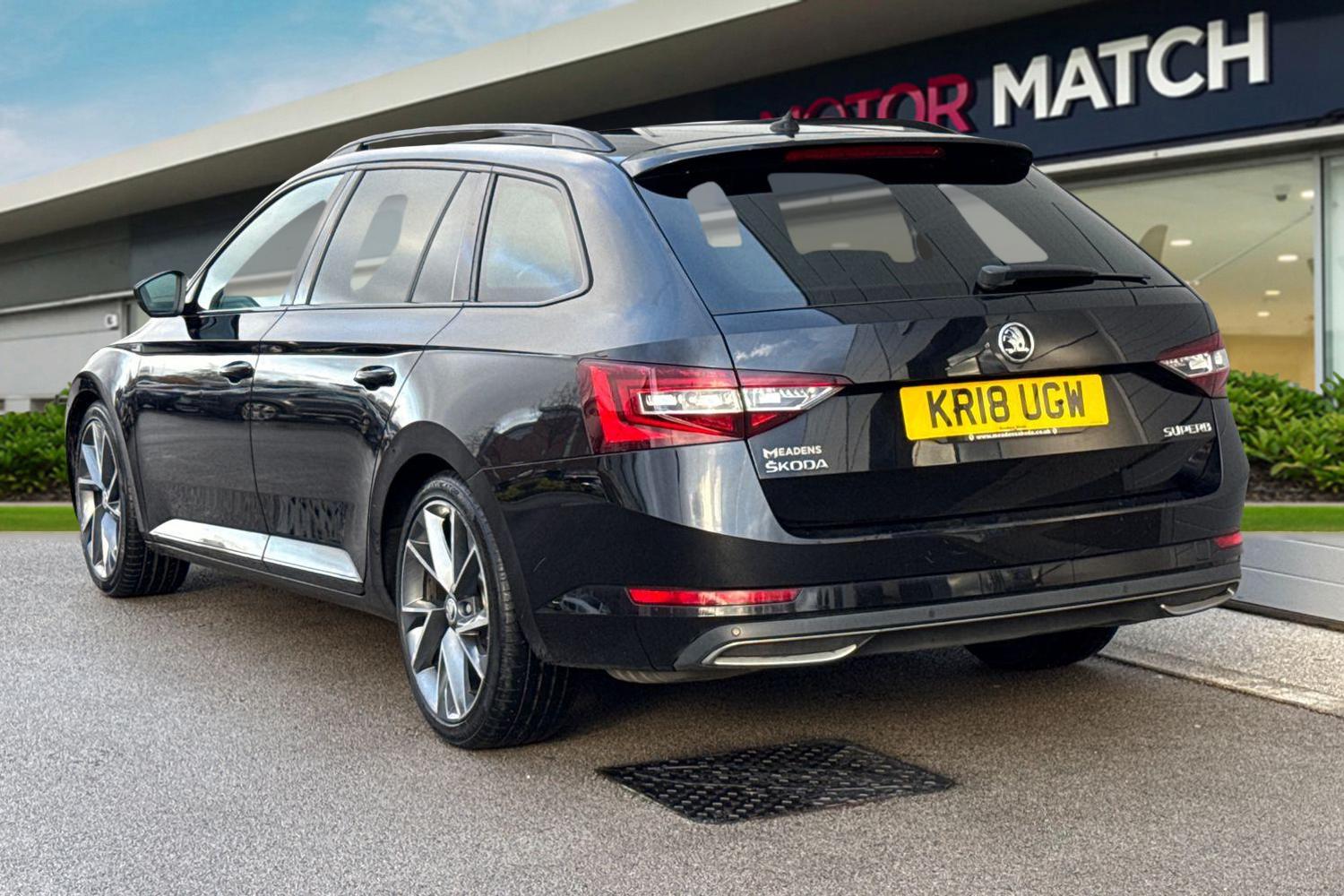 Used Skoda Superb 2018 for sale - 76495447: Photo 2