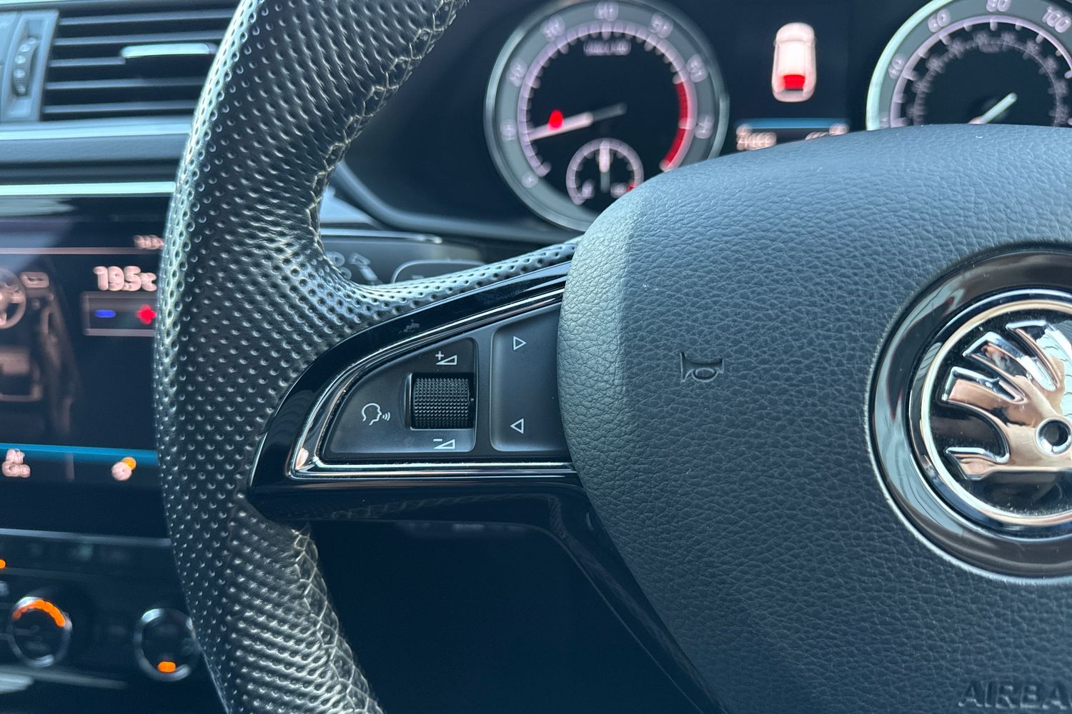 Used Skoda Superb 2018 for sale - 76495447: Photo 50