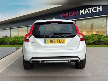 Used Volvo V60 Cross Country 2017 for sale - 75556931: Photo