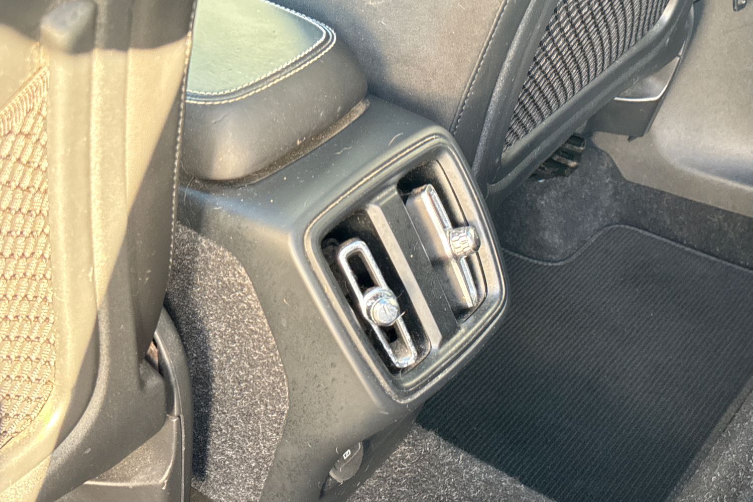 Used Volvo XC40 2018 for sale - 76783056: Photo 33