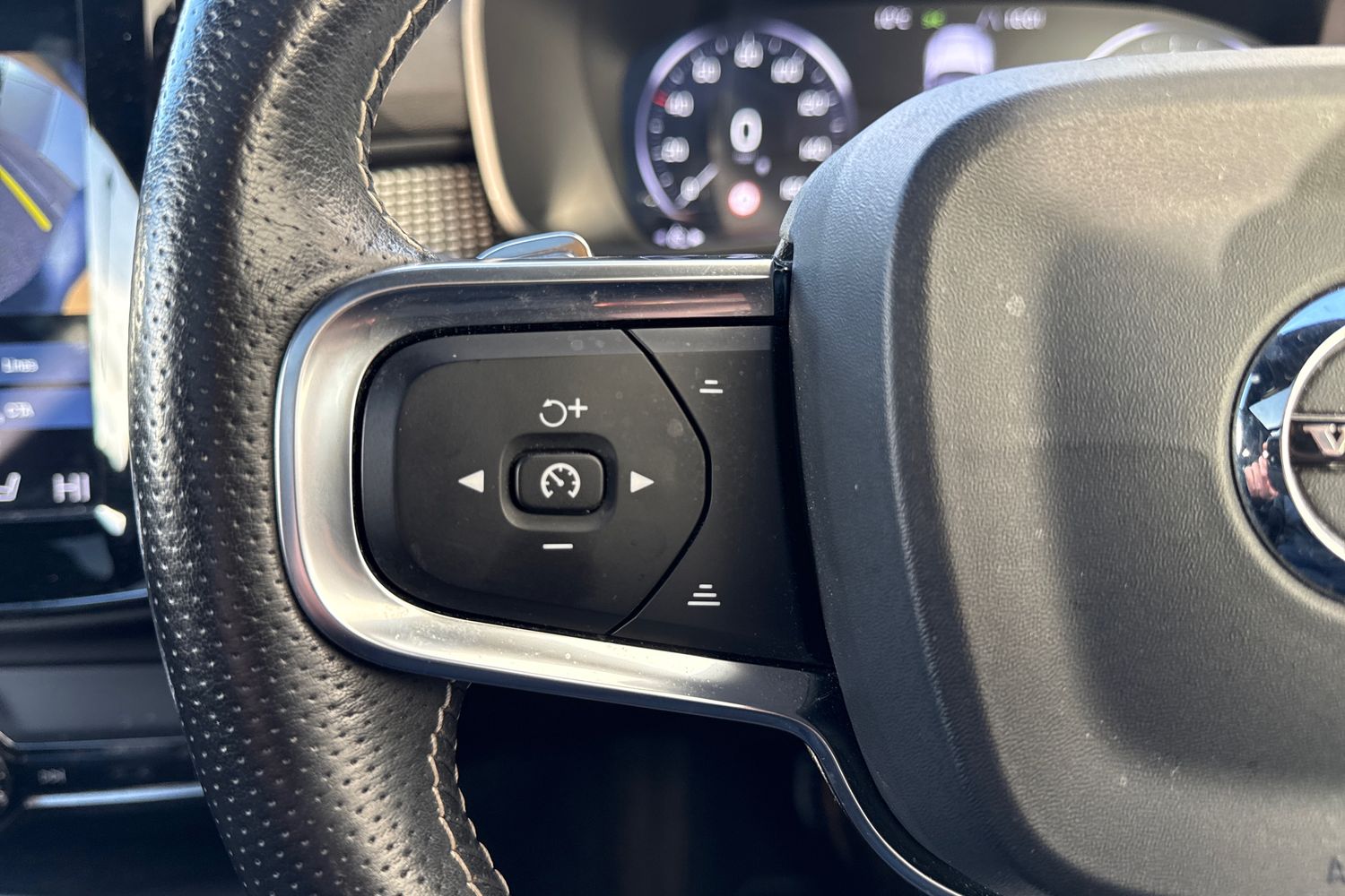 Used Volvo XC40 2018 for sale - 76783056: Photo 55