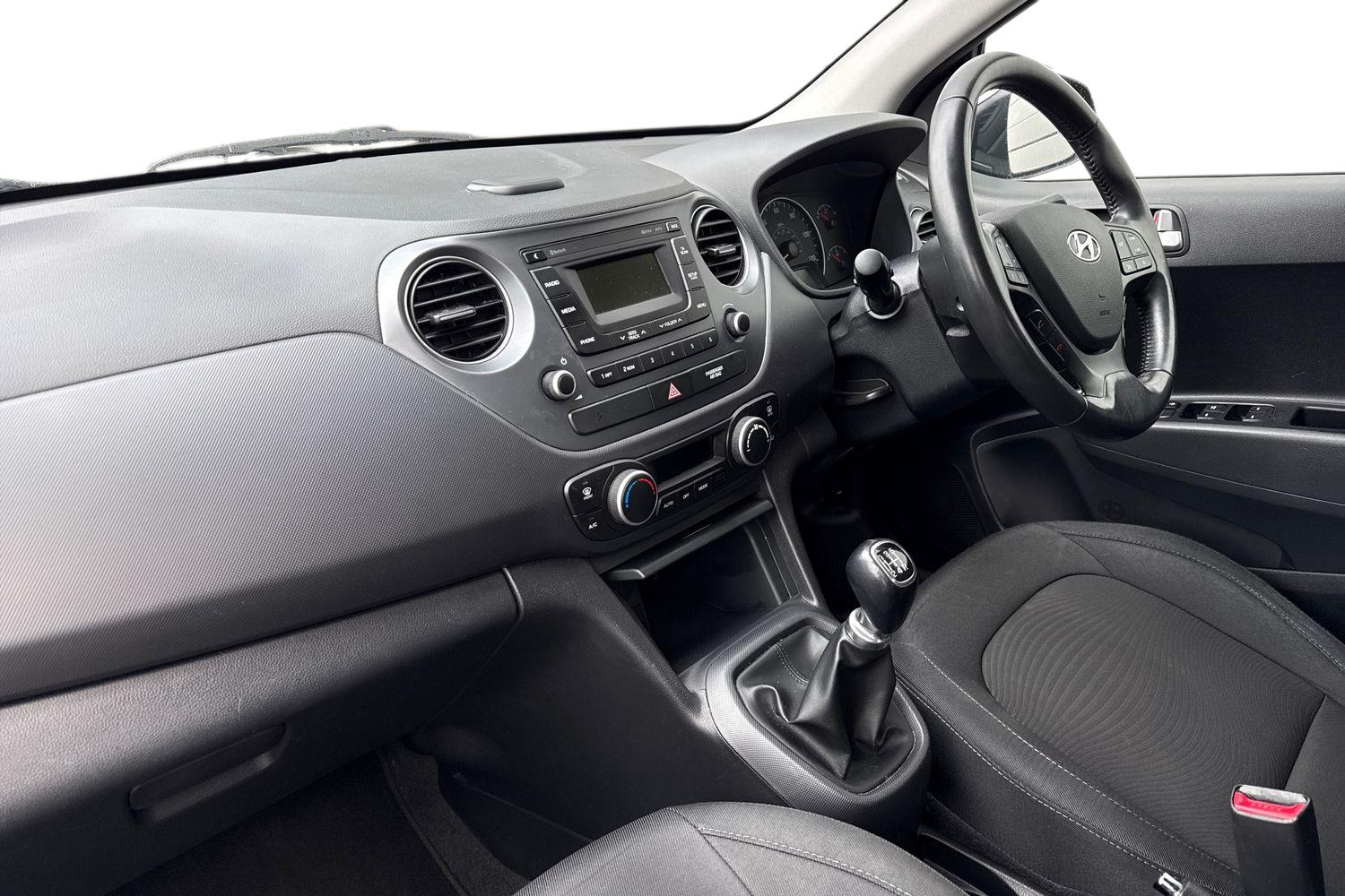 Used Hyundai i10 2017 for sale - 77275404: Photo 14