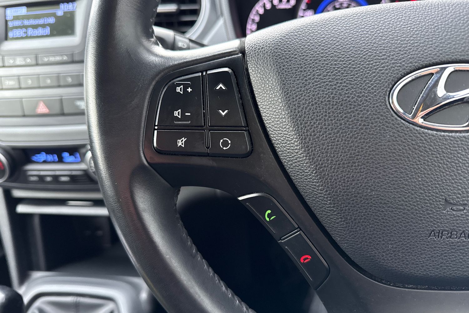 Used Hyundai i10 2017 for sale - 77275404: Photo 48