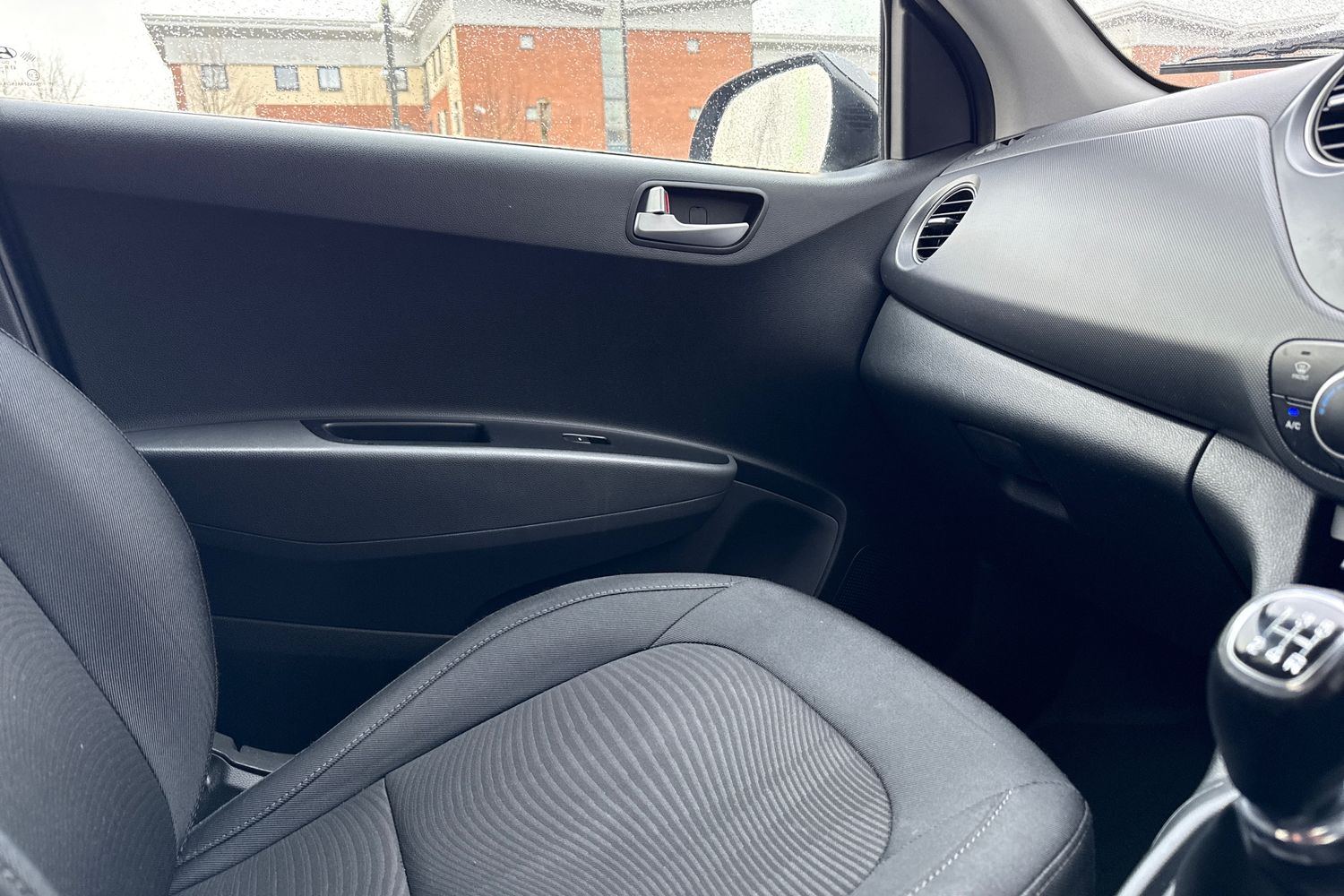 Used Hyundai i10 2017 for sale - 77275404: Photo 53