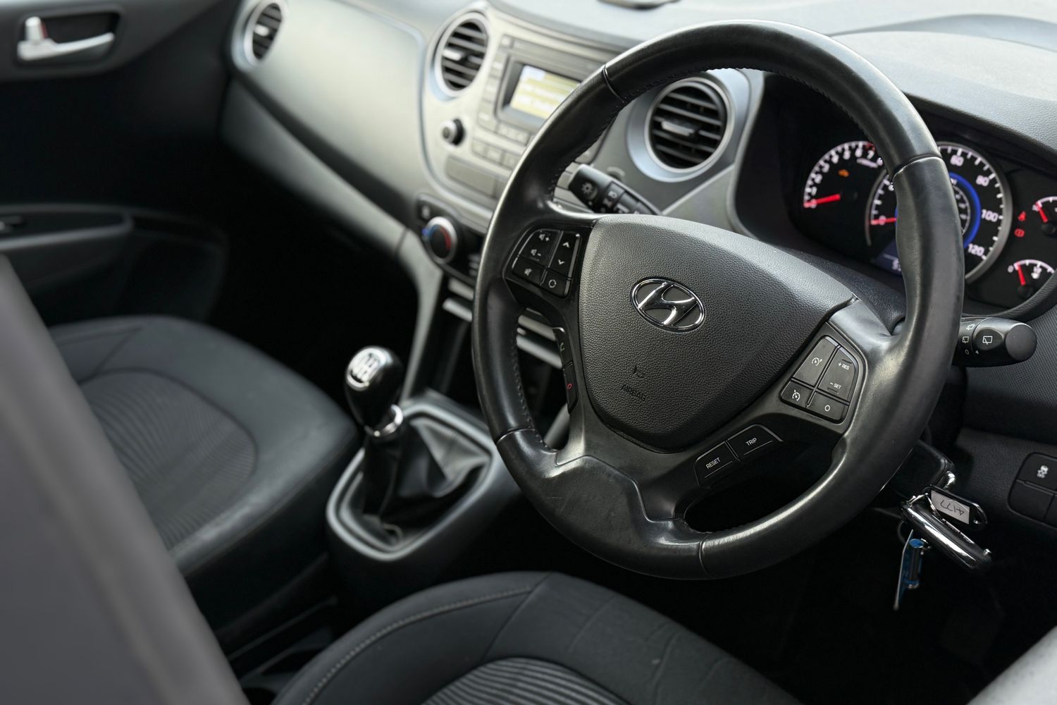 Used Hyundai i10 2017 for sale - 77275404: Photo 58