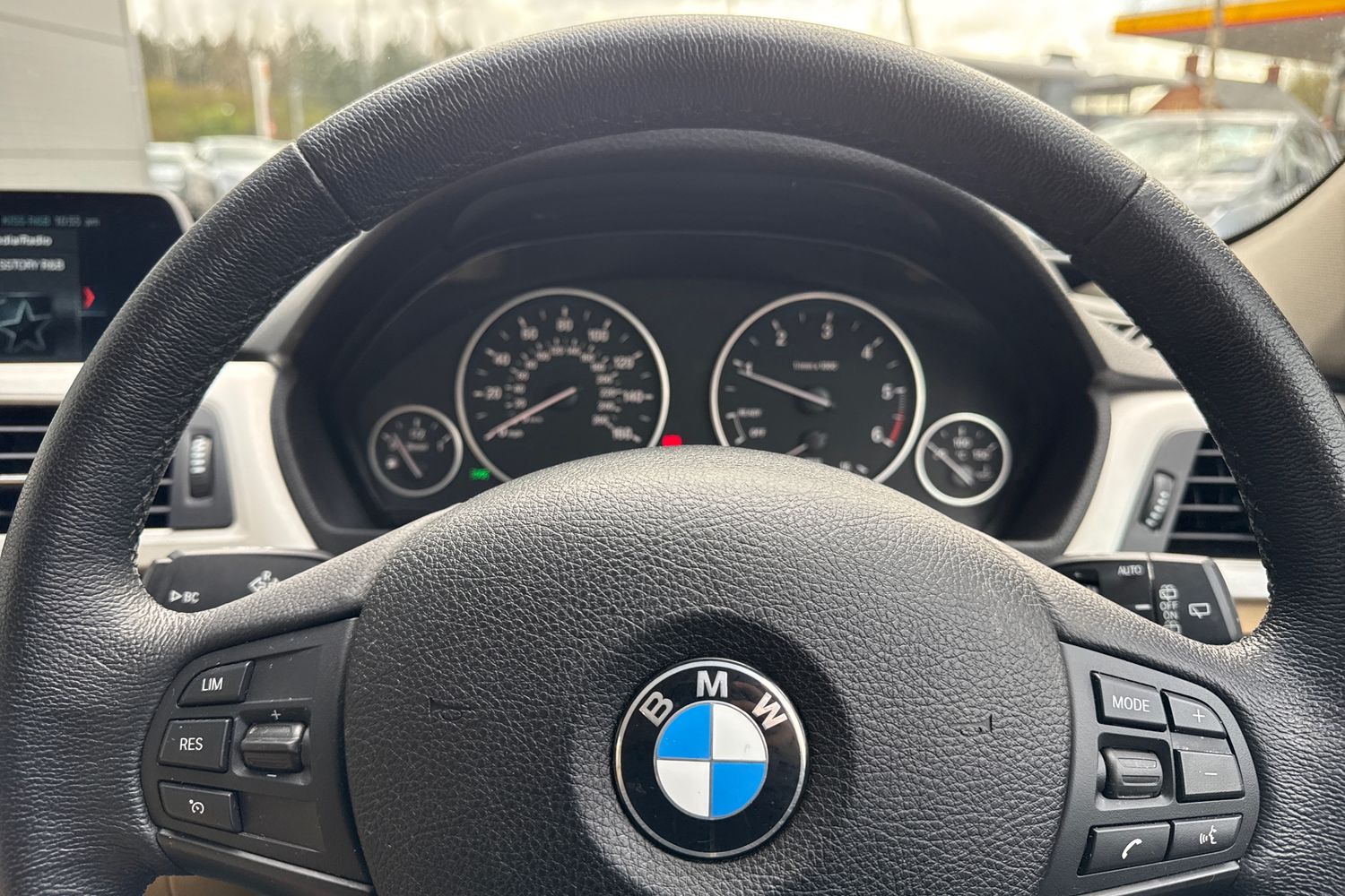 Used BMW 3 Series 2018 for sale - 78070000: Photo 32