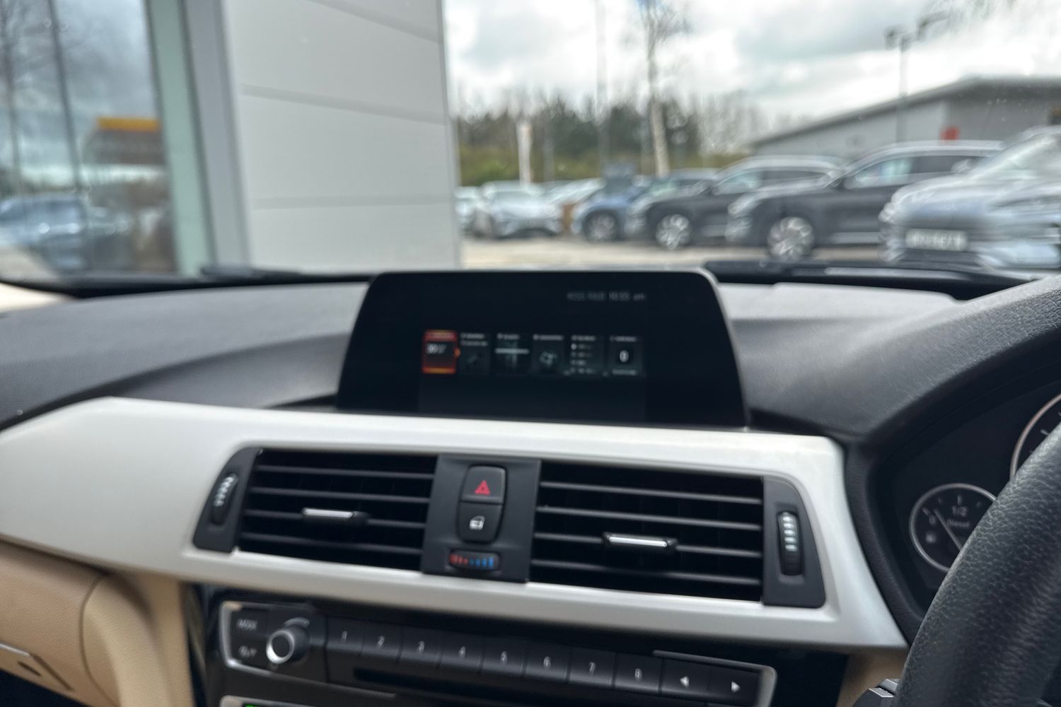 Used BMW 3 Series 2018 for sale - 78070000: Photo 35