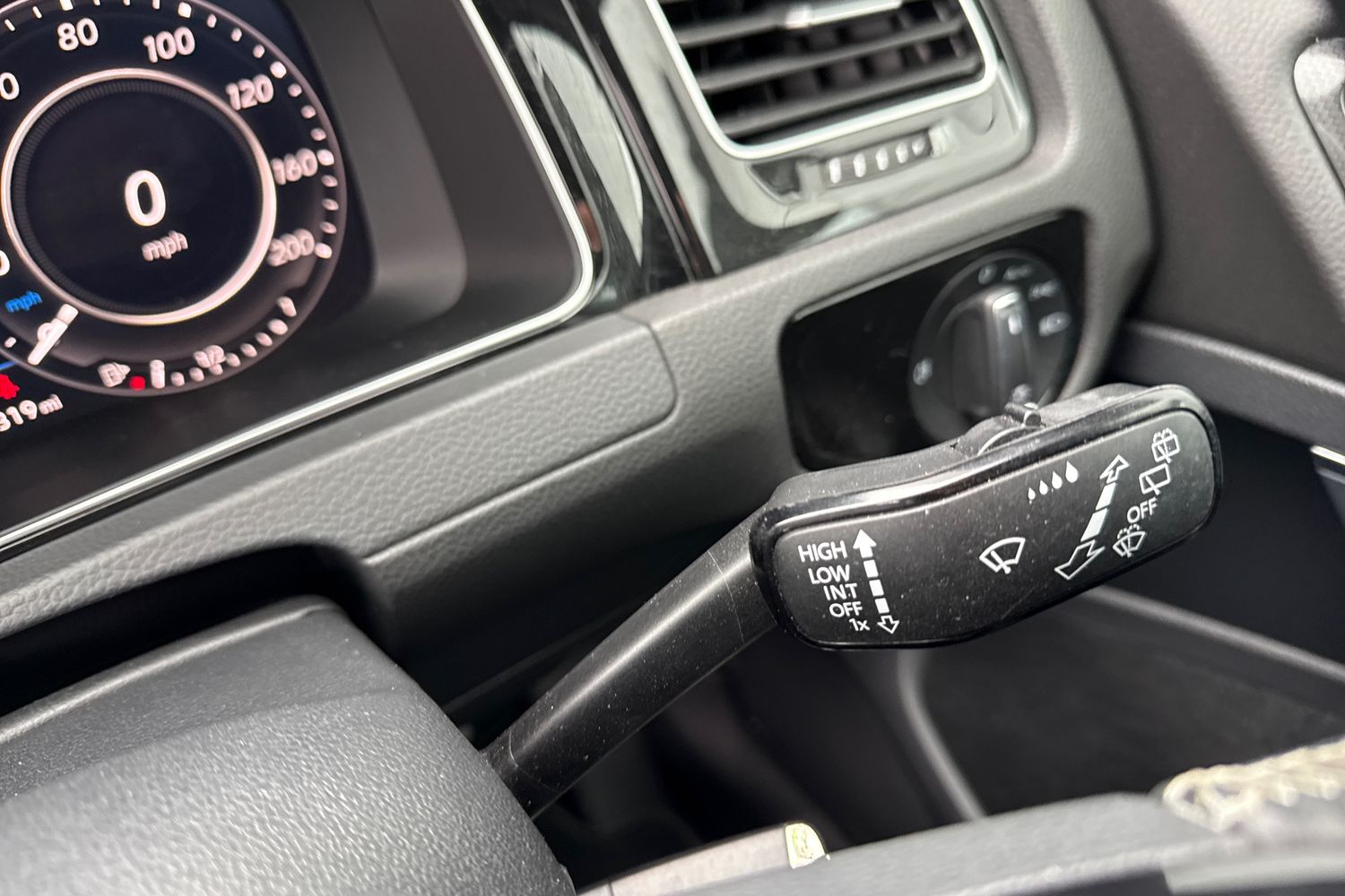 Used Volkswagen Golf 2018 for sale - 78043542: Photo 57