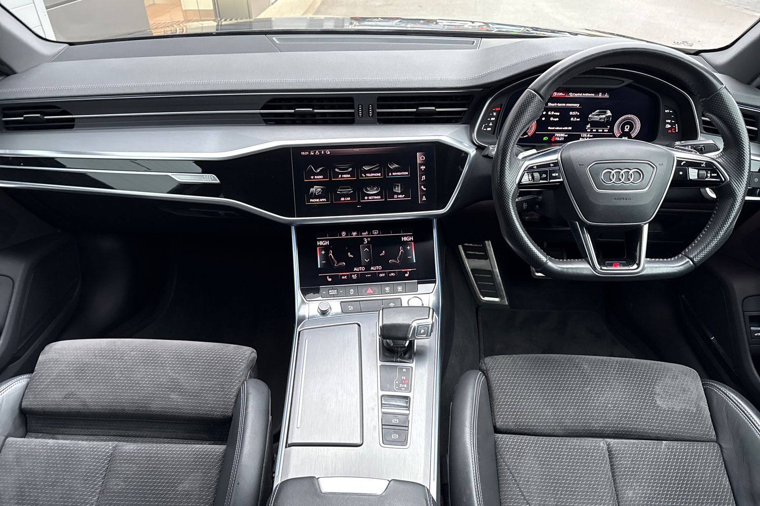 Used Audi A6 Saloon 2018 for sale - 77152467: Photo 32