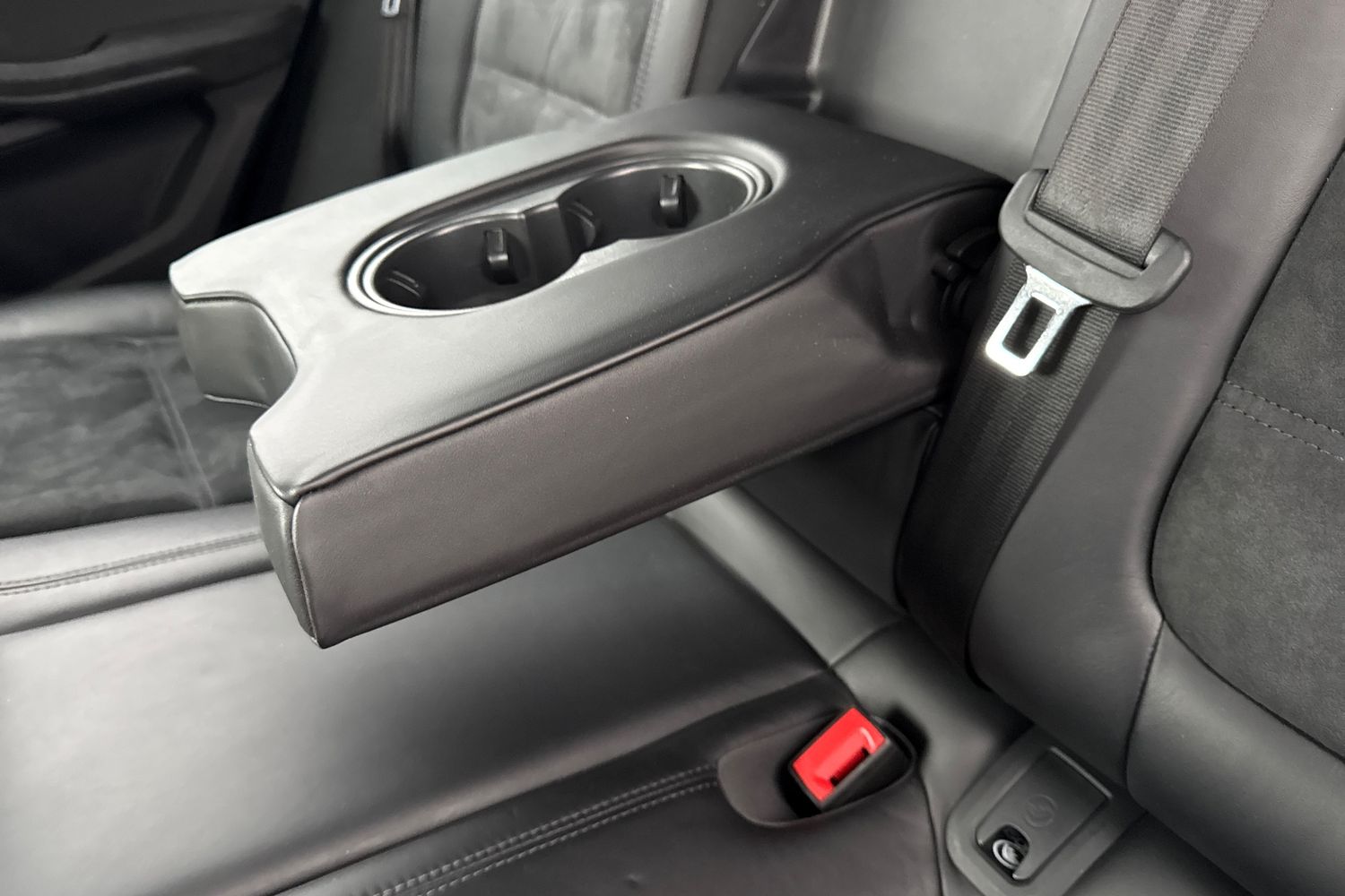 Used Porsche Macan 2017 for sale - 77733611: Photo 31