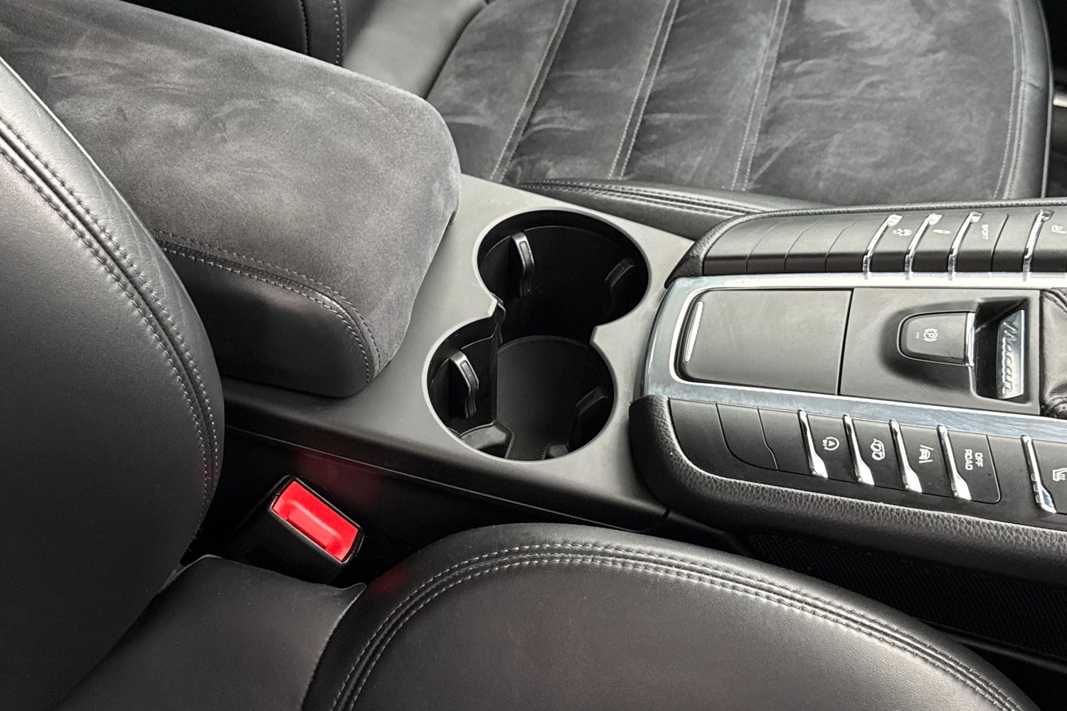 Used Porsche Macan 2017 for sale - 77733611: Photo 39