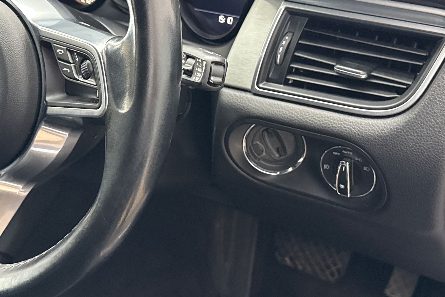 Used Porsche Macan 2017 for sale - 77733611: Photo 42