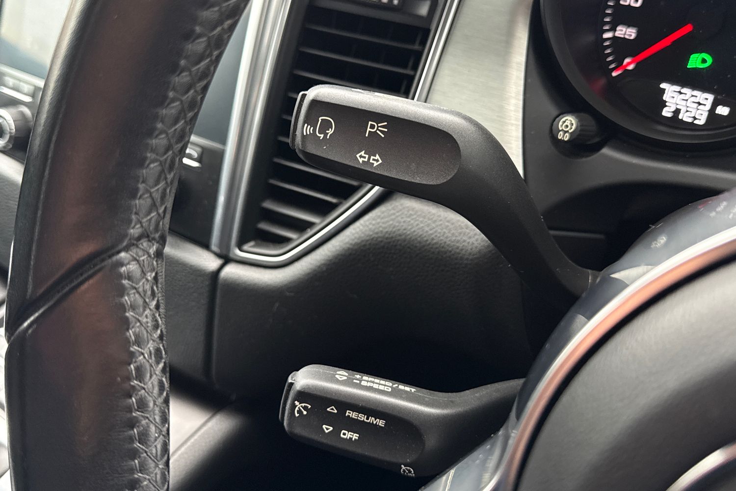 Used Porsche Macan 2017 for sale - 77733611: Photo 58