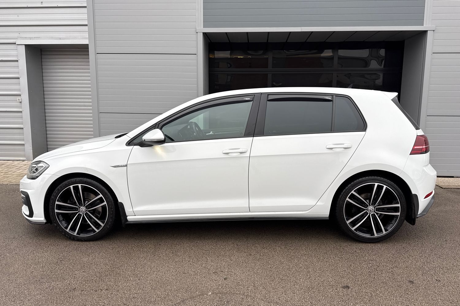 Used Volkswagen Golf 2018 for sale - 77152670: Photo 33