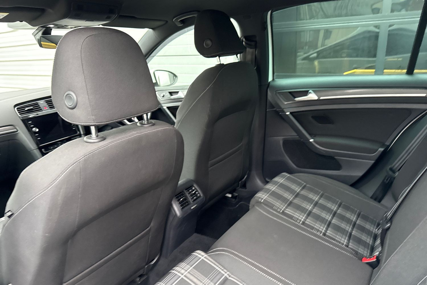 Used Volkswagen Golf 2018 for sale - 77152670: Photo 36