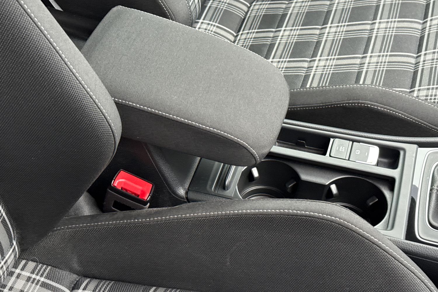 Used Volkswagen Golf 2018 for sale - 77152670: Photo 41