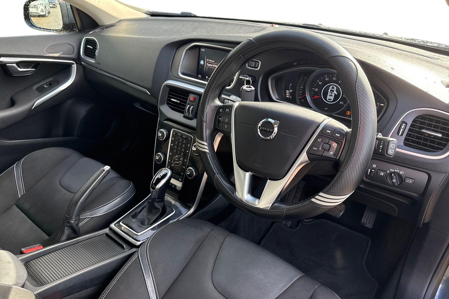 Used Volvo V40 2018 for sale - 78079144: Photo 14