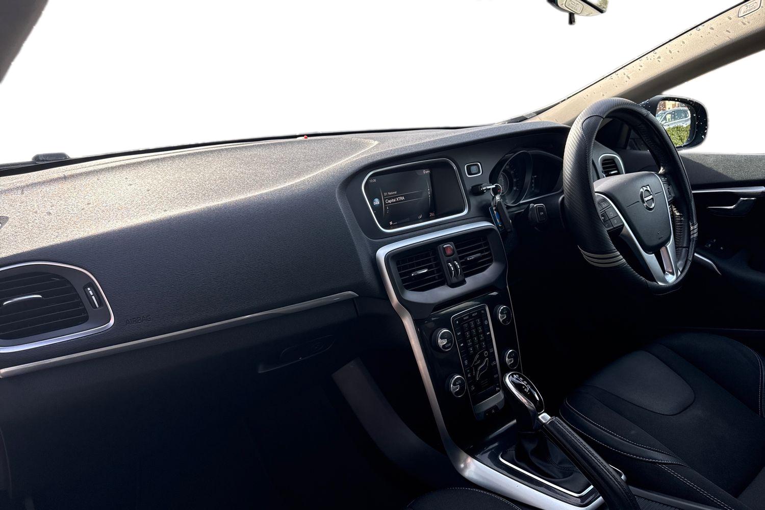 Used Volvo V40 2018 for sale - 78079144: Photo 15