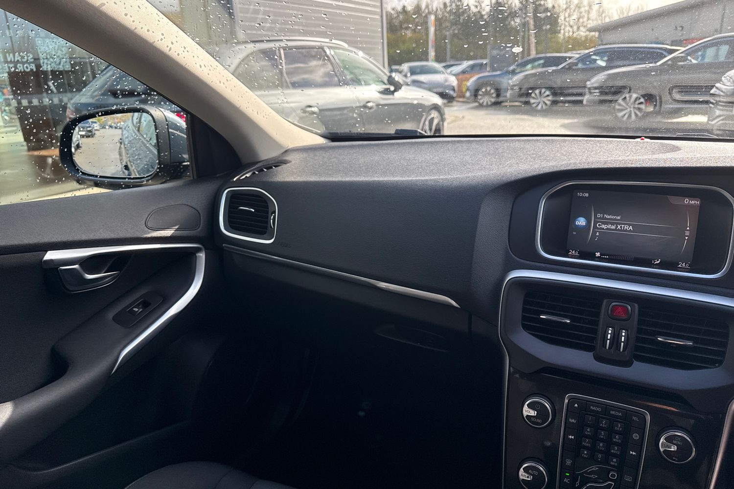 Used Volvo V40 2018 for sale - 78079144: Photo 20