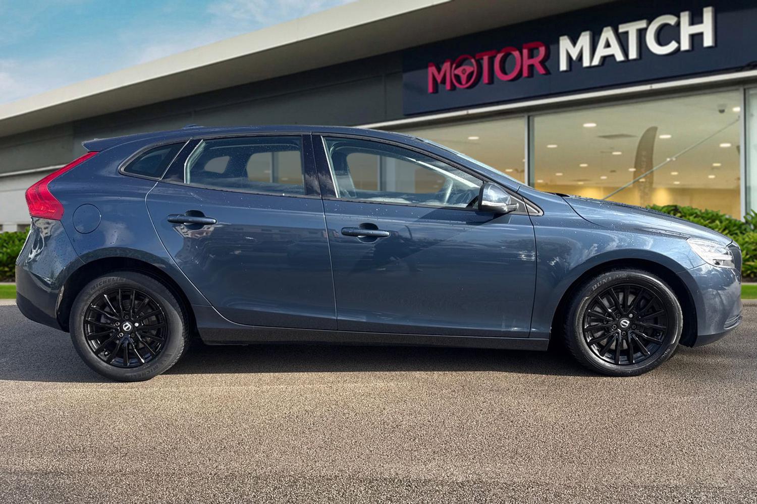 Used Volvo V40 2018 for sale - 78079144: Photo 3