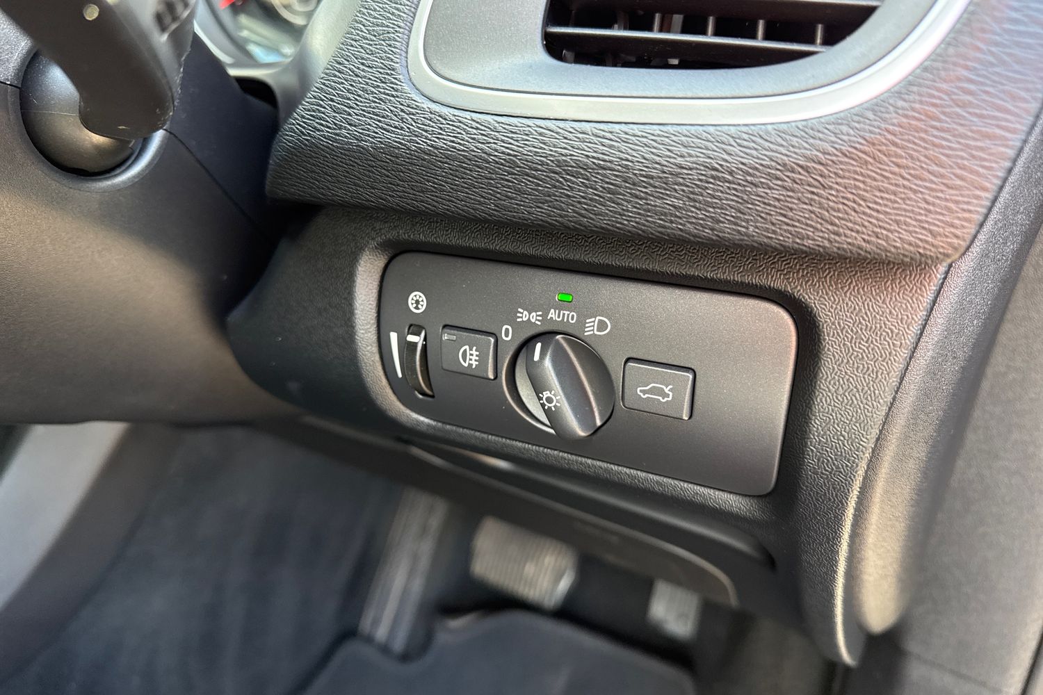 Used Volvo V40 2018 for sale - 78079144: Photo 30