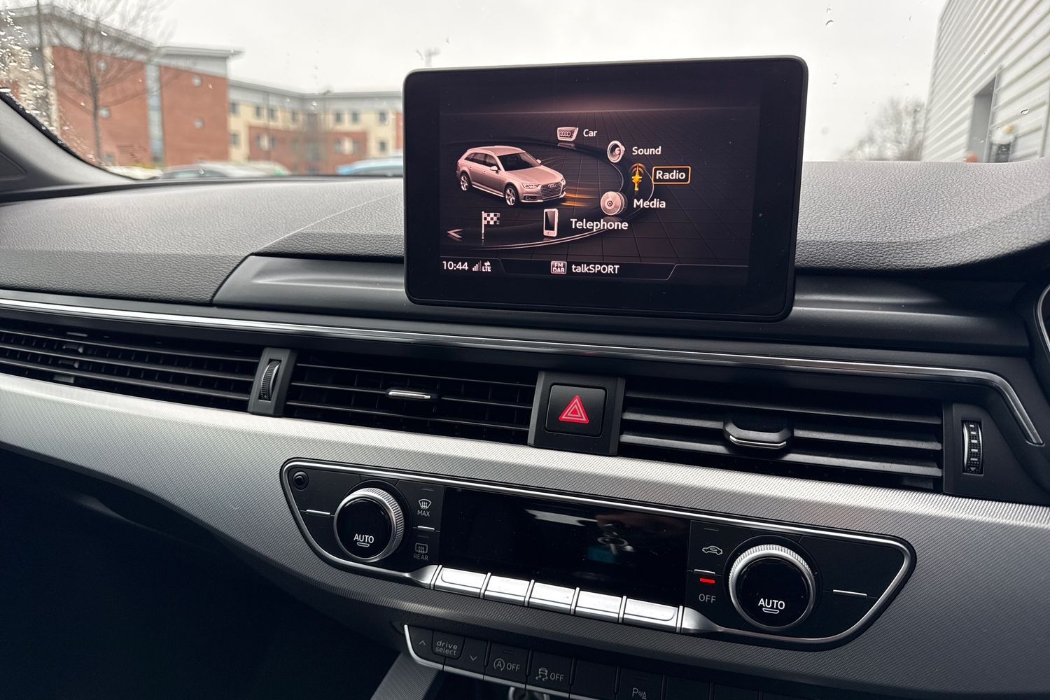 Used Audi A4 Avant 2017 for sale - 76923006: Photo 42