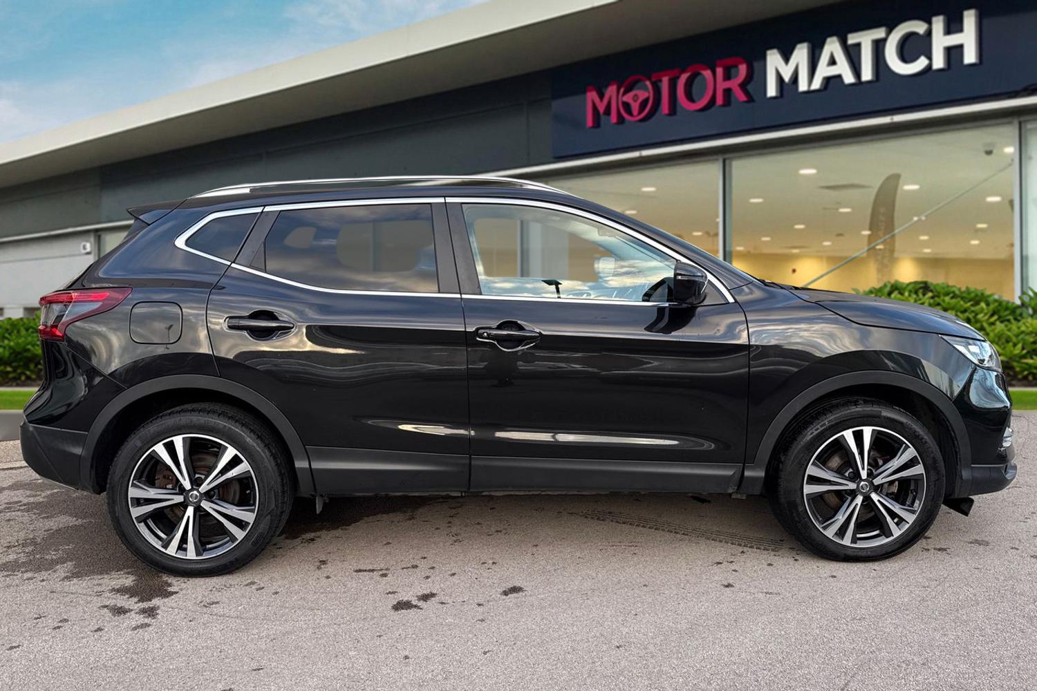 Used Nissan Qashqai 2017 for sale - 77444011: Photo 3